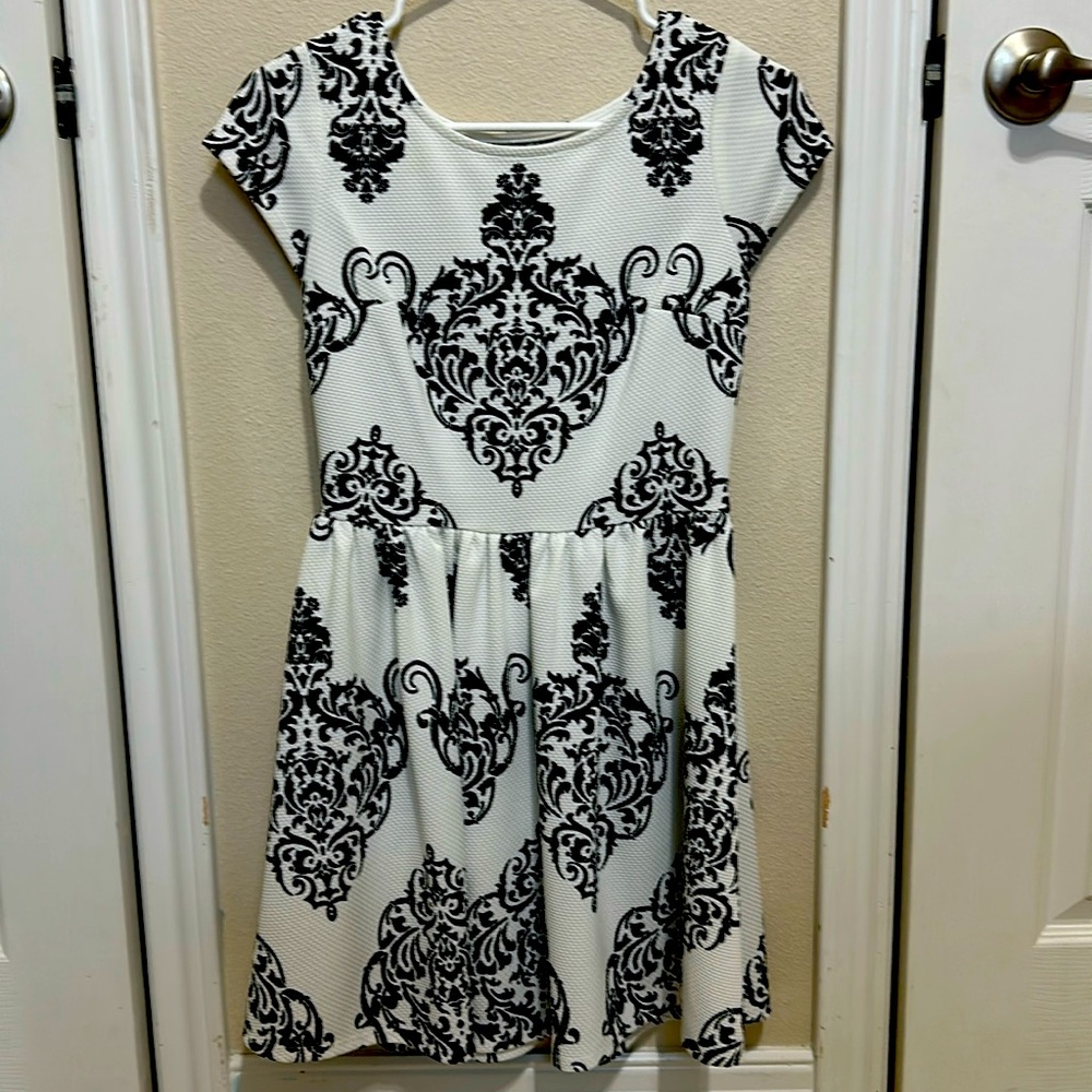 Teen Dress in black and white. Worn twice